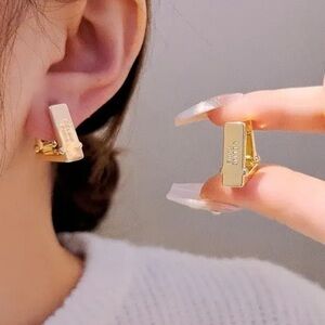 18K Gold Luxury Geometrically Triangular Shaped Hoop Earrings Custom